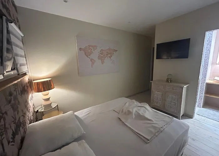 לינה וארוחת בוקר Les Trois Filles